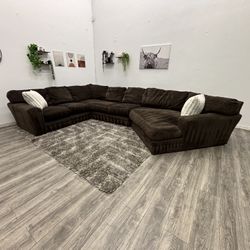 Brown Sectional Couch - Free Delivery 