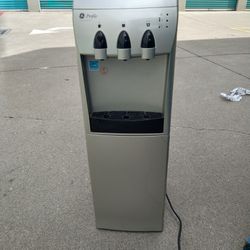 General Electric Water Cooler With Hot And Cold Water With Built-inMini Refrigerator