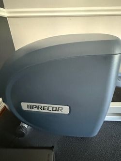 2016 Precor EFX Elliptical Excellent Condition Low Usage - West University Place, TX