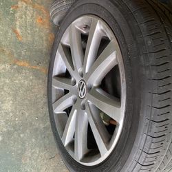 Volkswagen OEM Wheel And Michelin Tire For Passat 235/45 R17