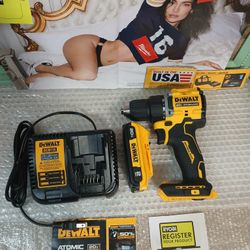 NEW DEWALT 20V BRUSHLESS 1/2 DRILL DRIVER TOOL KIT 