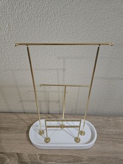 Jewelry holder