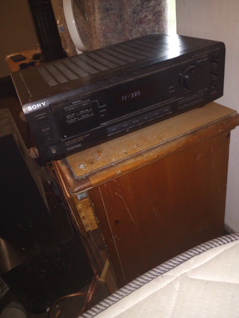 Sony Stereo Receiver With 6" & 8" Subwoofers And Boxes