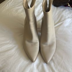 Gently Worn Steve Madden Boots 