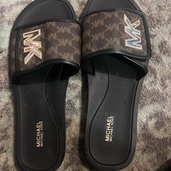 Velcro Michael Kor Slides/Slip ons
