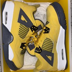 Jordan 4s
