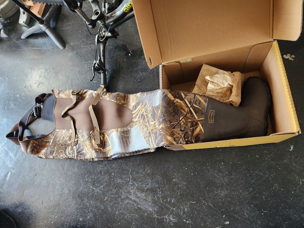 LACROSSE SIZE 9 CHEST WADERS