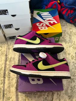 Nike SB dunk red plum