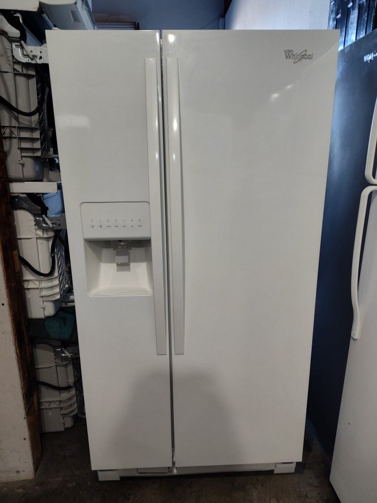 Whirlpool White Side By Side Refrigerator With Water & Ice Dispenser 33" 