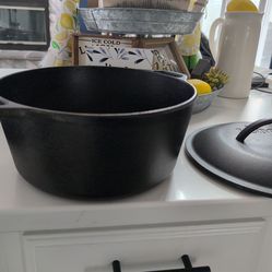 Lodge Cast Dutch oven