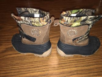Kids shoes 7c