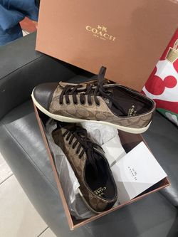 Authentic Coach Women Sneakers Size 7 1/2 New Ready For A Present $120 