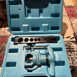 Tubing Flaring Tool Kit, 45° Eccentric Cone Flaring Tool with Clutch, 7 Dies for 3/16 ” to 3/4 ” Copper, Aluminum, and Brass Tubing, for HVAC, Refrige