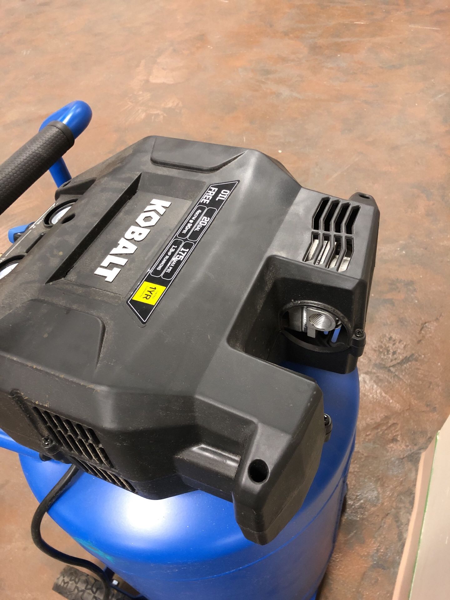 kobalt 20 gallon portable air compressor lk20175 for Sale in WA