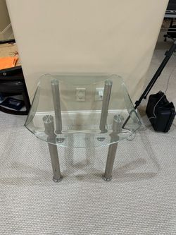 Glass table - quantity 2