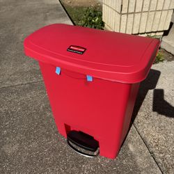 Rubbermaid Waste Can