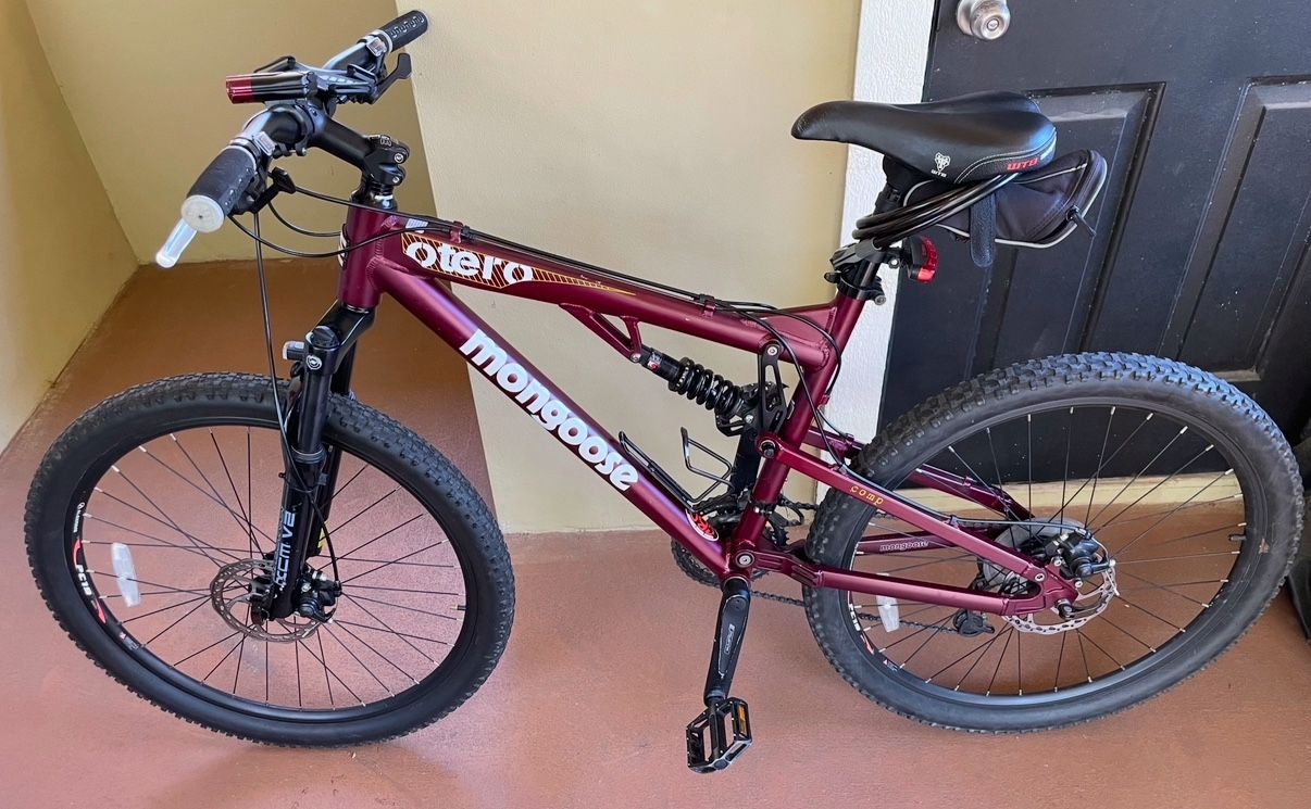 Mongoose Otero Comp 26” Mountain Bike Med