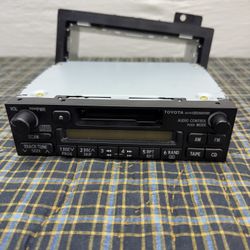 Toyota A51707 AM/FM Radio Receiver 86120 Cassette CD Player OEM  Untested