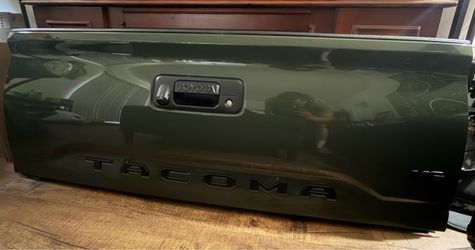 2016 2017 2018 2019 2020 2021 2022 Toyota Tacoma tailgate