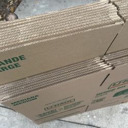 Moving Boxes New Large and Medium 