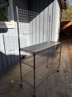 Potting table on wheels