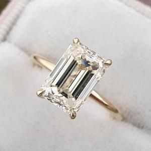 2CT Moissanite Dimond Emerald Cut High Clarity- 18k Gold