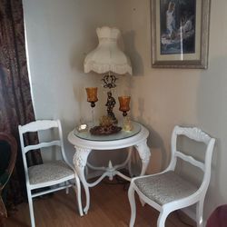  Vintage French Country Parlor Table  And Chairs Set! $350 