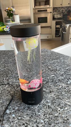 Jellyfish Motion Lamp with Fake Fish