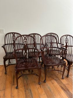 Beautiful antique Windsor chairs 19th century