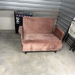 Love Seat / Twin Size Futon