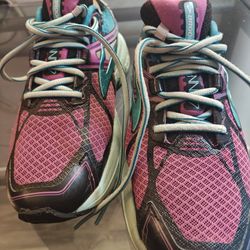 Brooks Womens Raveena 7 Running Size 8.5B