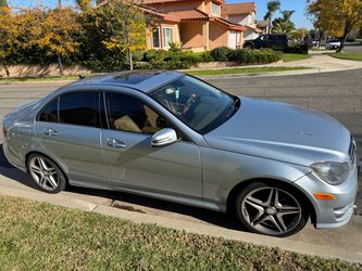 Mercedes Benz c250 navigator car