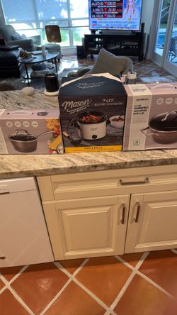 3qt slow cooker, 4.2qt sauce pan, 1.35qt sauce pan