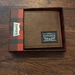 levi’s wallet 