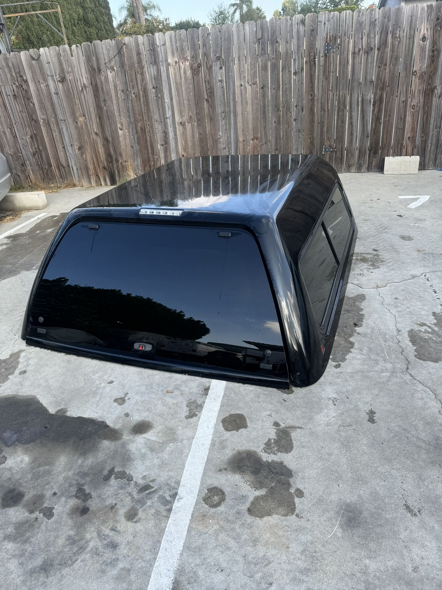 Leer Hi Top Camper Shell Chevy Silverado 2014/ (contact info removed)0& 2500 6’64”