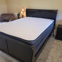 NEW QUEEN-SIZE MATTRESS AND BOX SPRING - 2PC