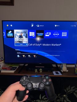 PS4 + 2 controllers + 1 game
