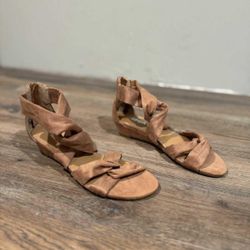 New Report Wedge Sandals Size 6