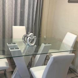 DINING ROOM TABLE W/ WHITE BASE