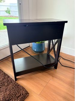 End Table w/ charging station