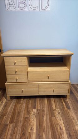 Solid wood Dresser