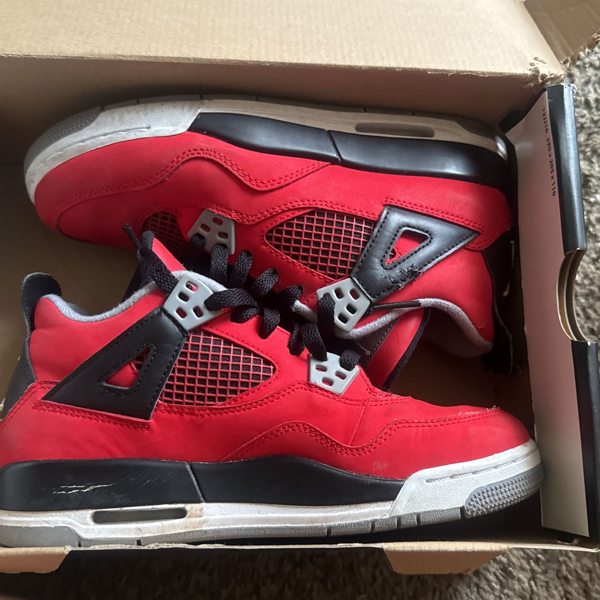 Jordan 4s
