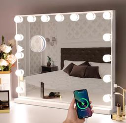 Hollywood Makeup Mirror