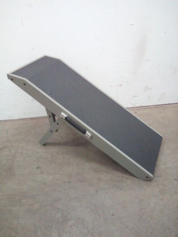 Pet Ramp In Excellent Condition Pickup Between 2:00-10:40 Pm Rainbow/Charleston Cash Only