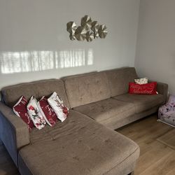 Modern L-Shaped Sectional Sofa with Chaise – $300