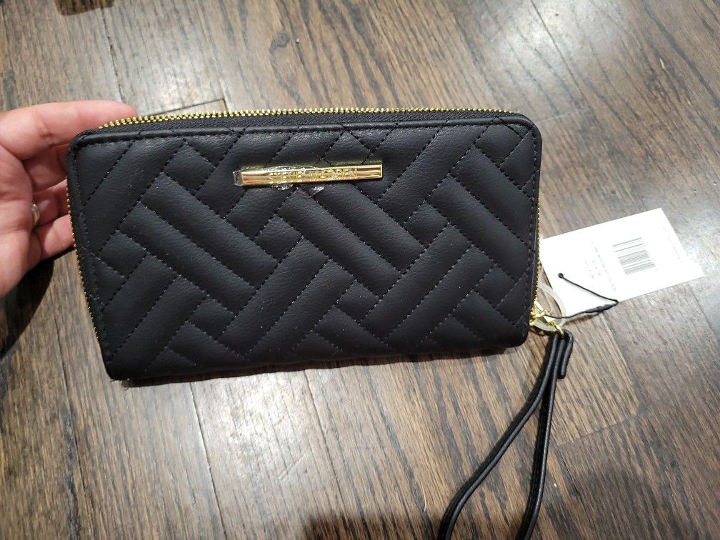 Steve Madden Black Quilted Zip Around Wallet.  New With Tags
