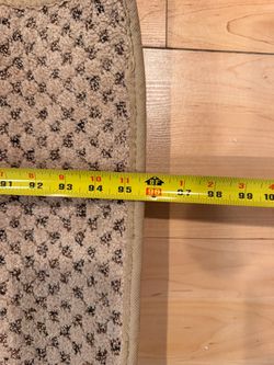 Large area rug, beige with small brown diamond pattern 72 x 90.5