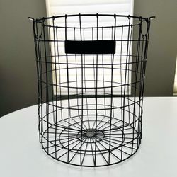 Round Black Magnolia Wire Basket