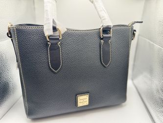 Dooney & Bourke Black Pebbled Leather Tote Bag – Classic & Elegant