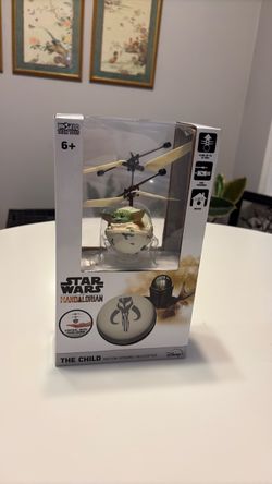 Star Wars Disney Mandalorian The Child Baby Yoda Motion Sensing Helicopter New